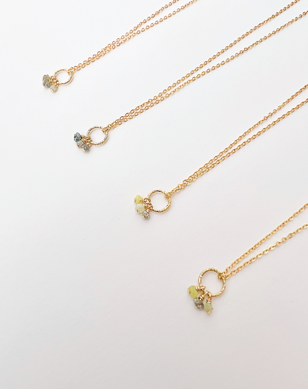 Collier GAÏA en Diamants Bruts et Gold-filled 14k – 4 Variantes de Couleurs